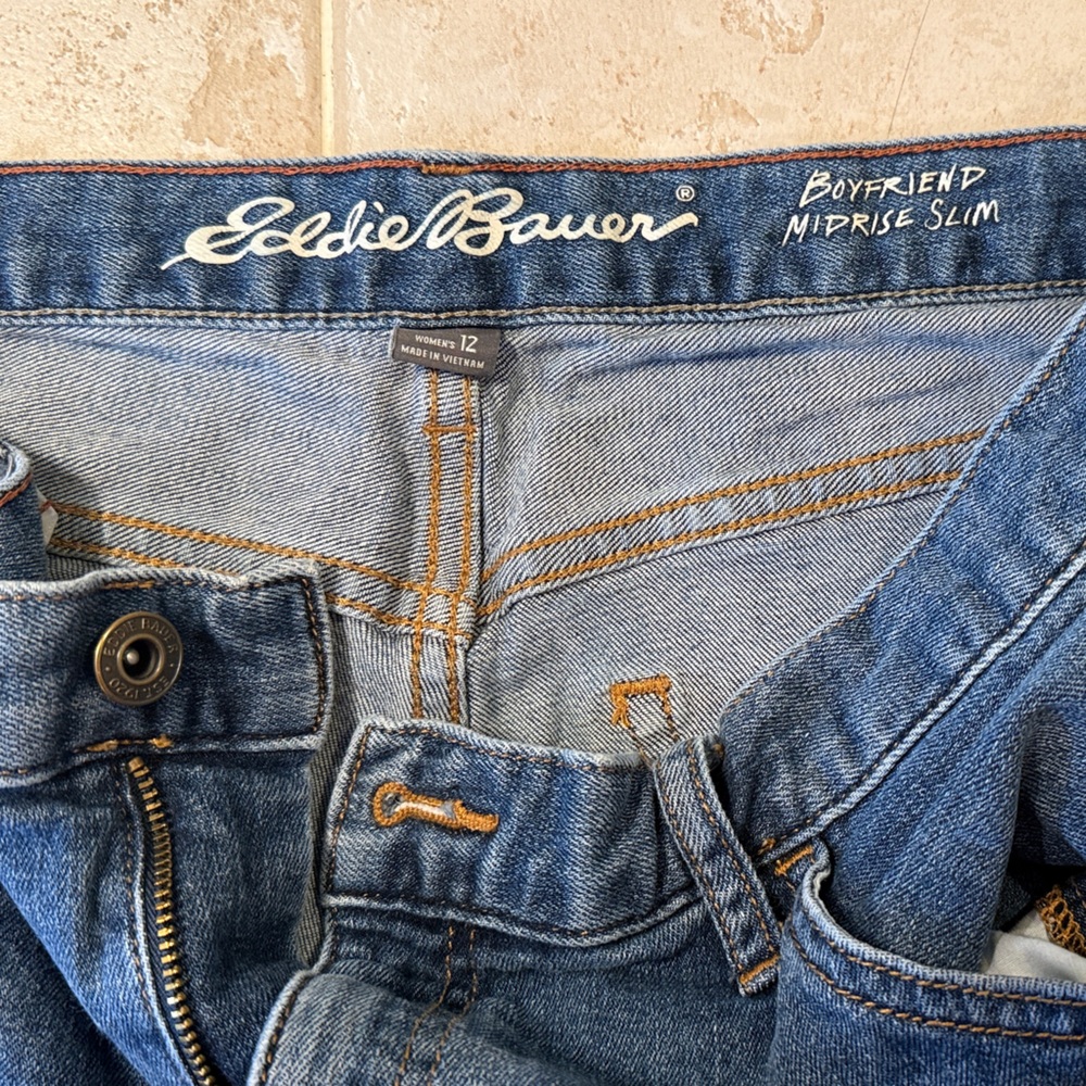 Women's Eddie Bauer Classic Blue Denim Straight Leg Jeans with Gold Stitching